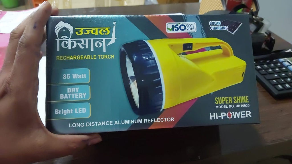UK10935-Super Shine Torch 6V
